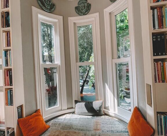 Tips for Creating a Cozy and Inviting Reading Nook at Home